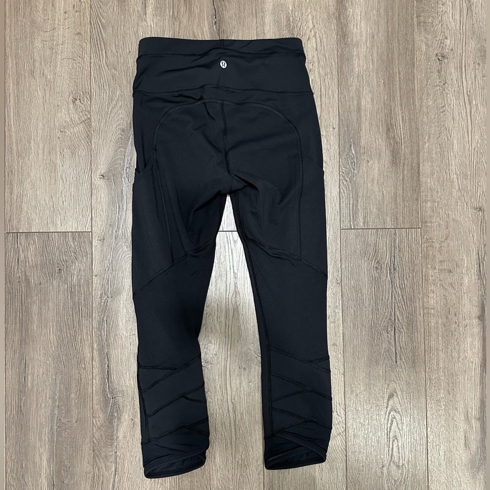 Lululemon Black Leggings 5/8 Length With Mesh Size 6